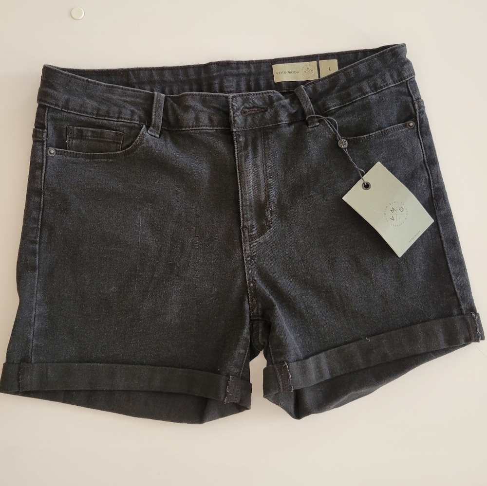 NWT Vero Moda Black Jean Denim Cuffed Shorts - Picture 3 of 9